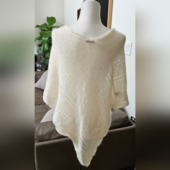 Talula Cream Women's Poncho Sweater - Picture 2 of 4